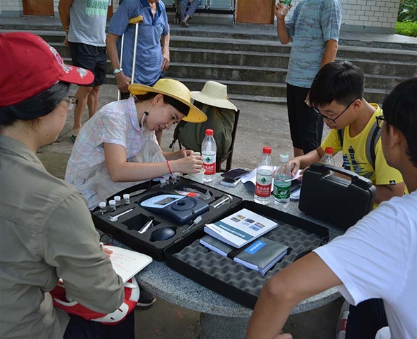 中南大学赴新晃-养老院测水